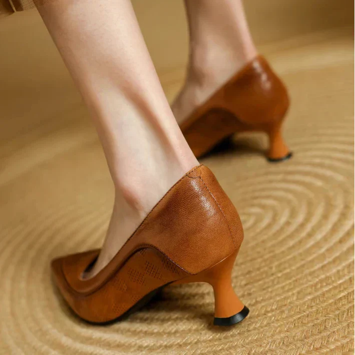 Paloma - Pointed Toe Kitten Heel Pumps Slip On Mid Heel